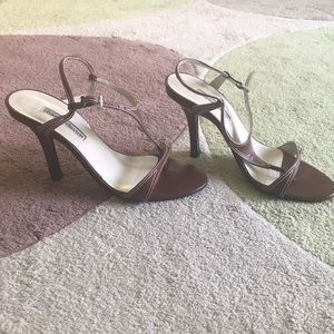Thong high heel sandals